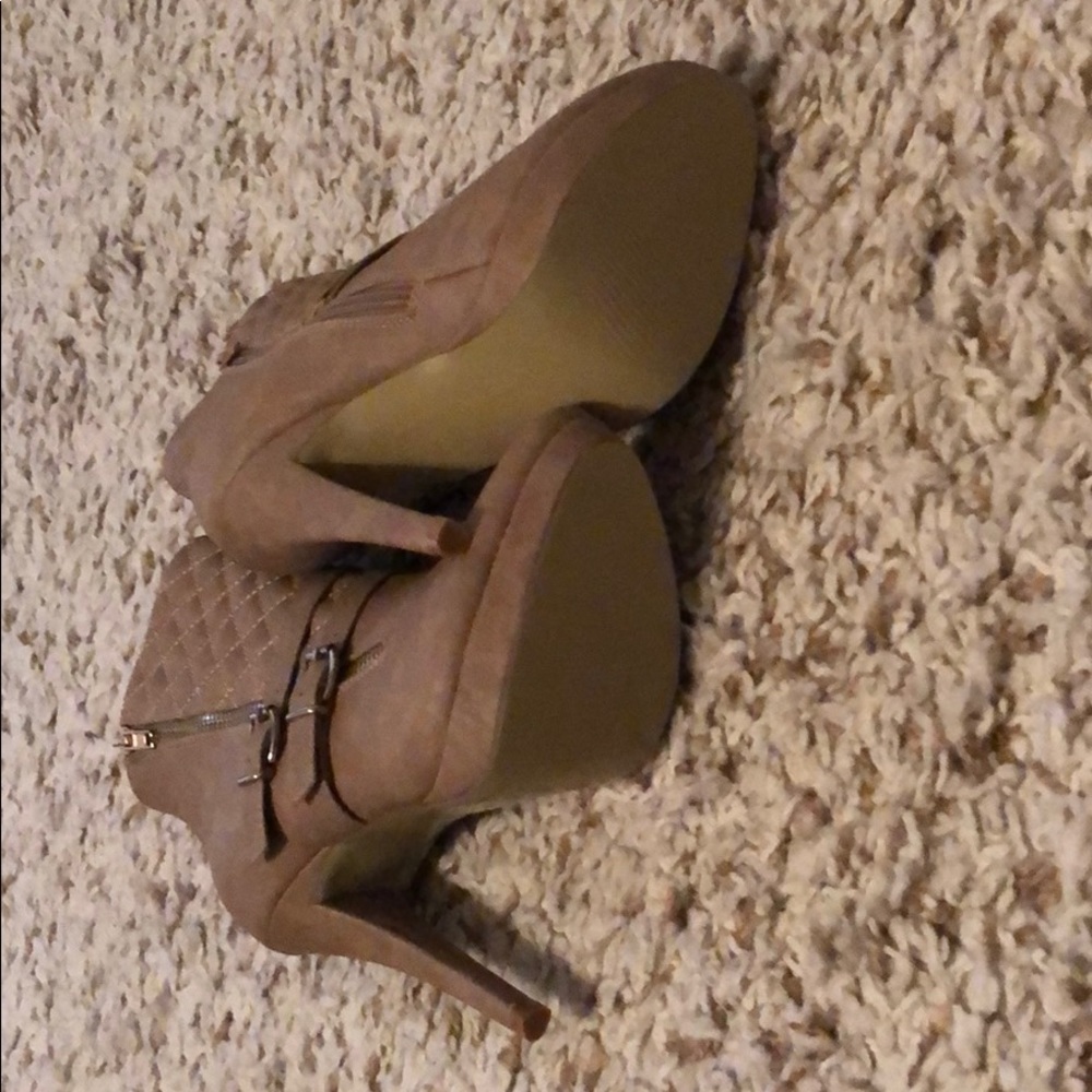 Booties Top Moda Size 7 - Picture 2 of 3